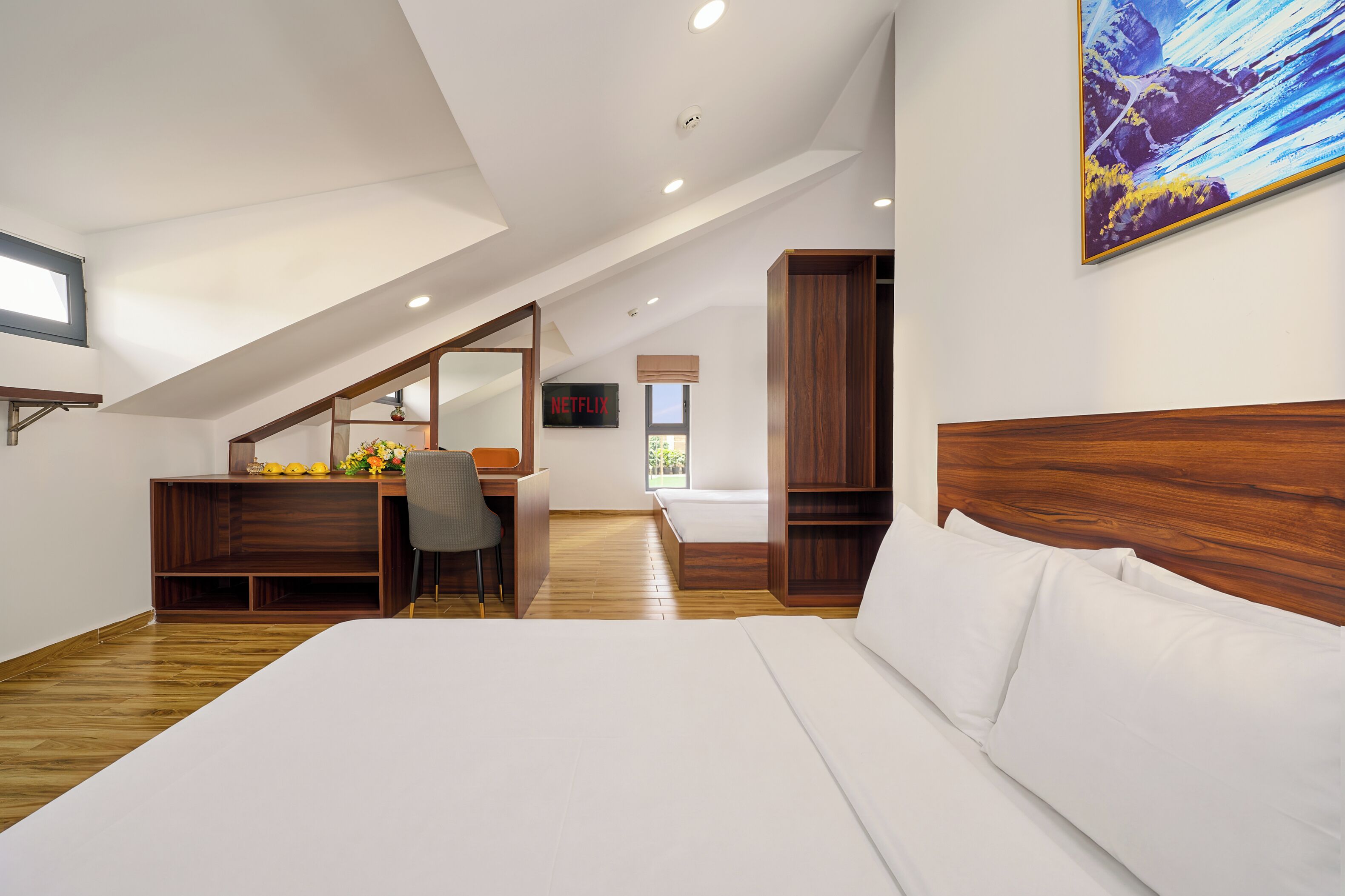 6 habitaciones, escritorio, tabla de planchar con plancha y wifi gratis 