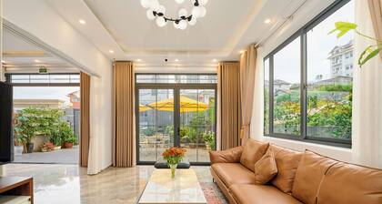 KP VILLA - 6 ROOMS - 8 BEDS
Peaceful, full of natural light