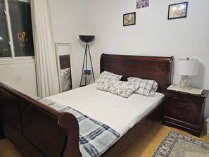2 bedrooms, iron/ironing board, free WiFi, bed sheets