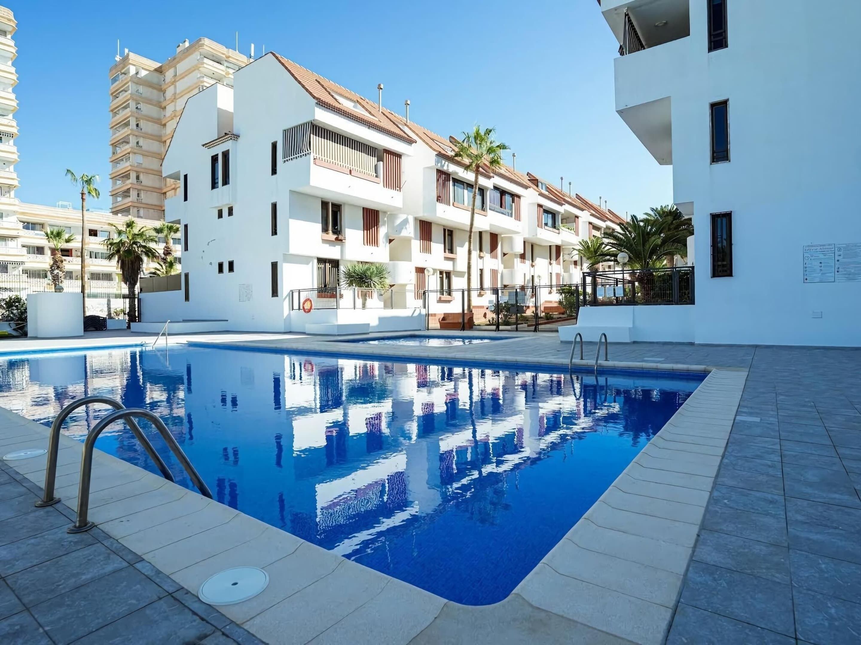 Apartment | Pool | Outdoor pool