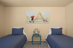 2 bedrooms, desk, iron/ironing board, WiFi