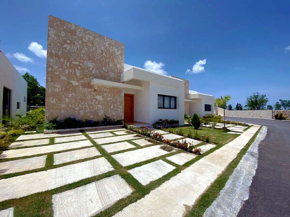 Exterior - 5 minutes to DownTown, Ecos Del Mar Villas 2 (Punta Cana)