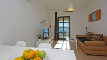 Apartment | Dining
