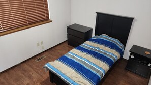 2 chambres, fer et planche Ă repasser, Wi-Fi gratuit, draps fournis