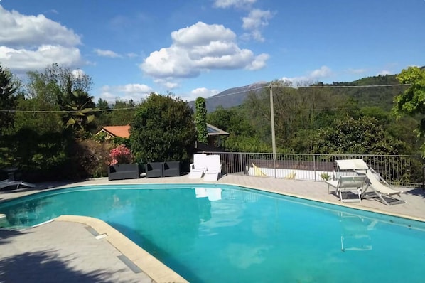 House | Pool