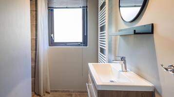 House | Bathroom