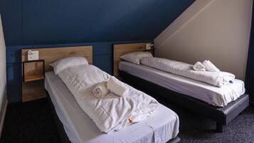 House | 2 bedrooms, individually furnished, bed sheets