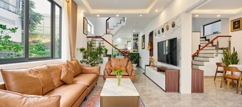 
KP VILLA - 5 ROOMS - 5 BEDS
Peaceful and full of nature light!
