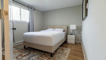 2 bedrooms, desk, iron/ironing board, free WiFi