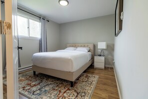 2 bedrooms, desk, iron/ironing board, free WiFi