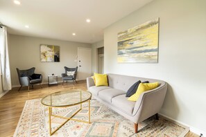 Smart TV - Entire Suite in Kemptville, Ontario, Canada (Kemptville)