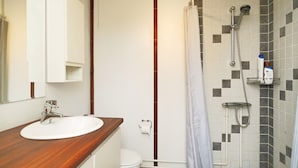 House | Bathroom - 4 Person Holiday Home in Holbaek (Holbaek)