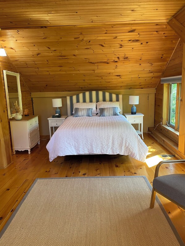 3 chambres, bureau, fer et planche à repasser, accès au Wi-Fi (inclus)