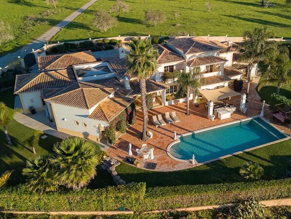 Pool - Luxury Villa in Lagos With Bay Views & Pool (Lagos)