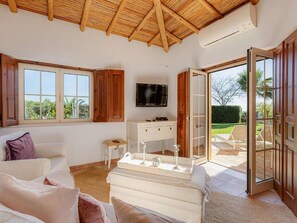 Living area - Luxury Villa in Lagos With Bay Views & Pool (Lagos)