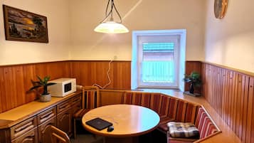 Apartment | Tempat makan