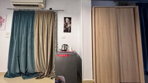 Basic Double Room | Desk, blackout drapes, soundproofing, WiFi (free) - Farido Pyramids (Giza)