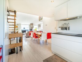 Villa | Eget kök | Kylskåp, vattenkokare och brödrost