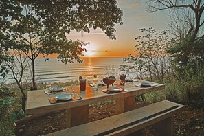Outdoor dining - Float Above The Ocean - Santa Teresa North Ocean View Escape (Provincia de Puntarenas)