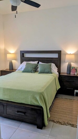 3 chambres, coffre-fort, lit de bébé portatif, accès au Wi-Fi (inclus)