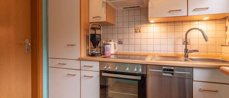 Nhà | Bếp riêng | Ấm điện, lò nướng bánh mì