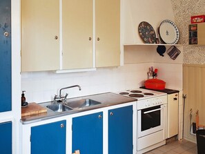 House | Private kitchen - 7 Person Holiday Home in Fargelanda (Färgelanda)