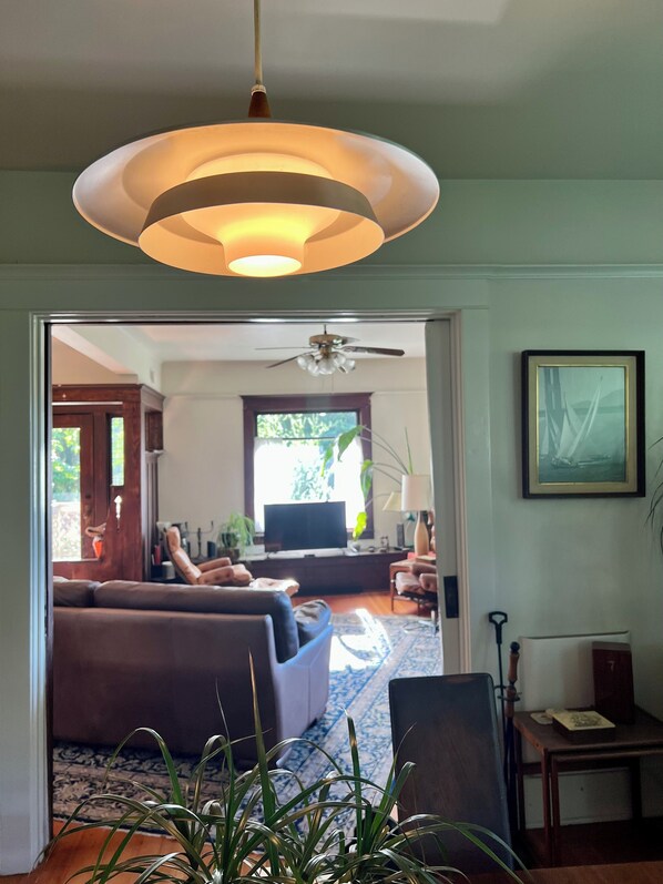 Living area - Burton Bungalow on Vashon Island (Vashon)