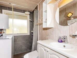 House | Bathroom - 6 Person Holiday Home in Roslev (Roslev)