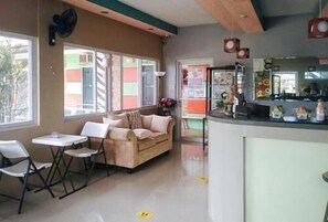 Lobby - RedDoorz @ EM Pensiontel Butuan City (Butuan)