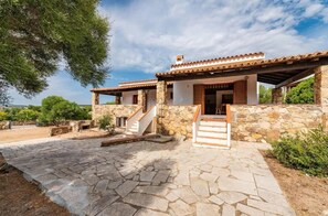 Exterior - Pittulongu Villa Near Rocce Beach for 4 (Olbia)