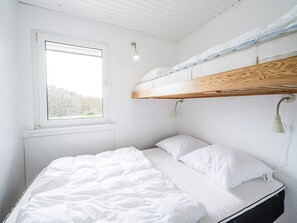 2 bedrooms, individually furnished - 4 Star Holiday Home in Blavand (Blavand)