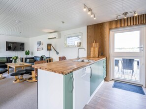 Private kitchen - Cozy Beach Retreat - By Traum Ferienwohnungen (Blavand)