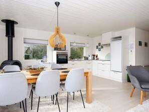 House | Dining - Renovated Cottage by Toftum - By Traum Ferienwohnungen (Struer)