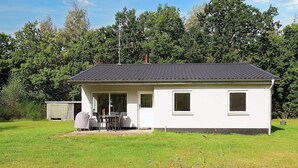 House | Exterior - 4 Person Holiday Home in Laeso (Læsø)