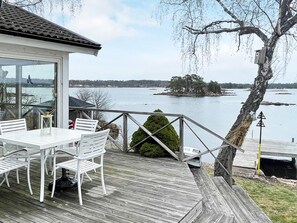 House | Outdoor dining