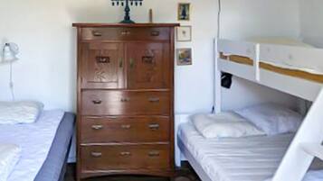 House | 3 bedrooms, individually furnished