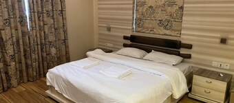 2 Bedroom Fully Furnished Apartment with Swimming pool for 6 pax in Arpora Goa