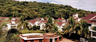 2 Bedroom Fully Furnished Apartment with Swimming pool for 6 pax in Arpora Goa