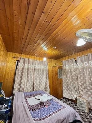 View from room - Munshi's Hotel and Restaurant Tangmarg (Baramula)