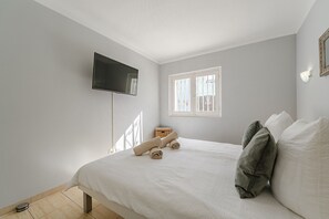 2 bedrooms, in-room safe, free WiFi, bed sheets - Beach Apartment Urbania - La Casita de Renate 11B (Playa de Las Americas)