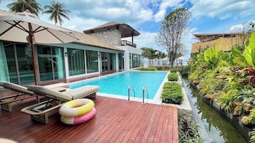 Beach Front Villa With Sea view | Living area