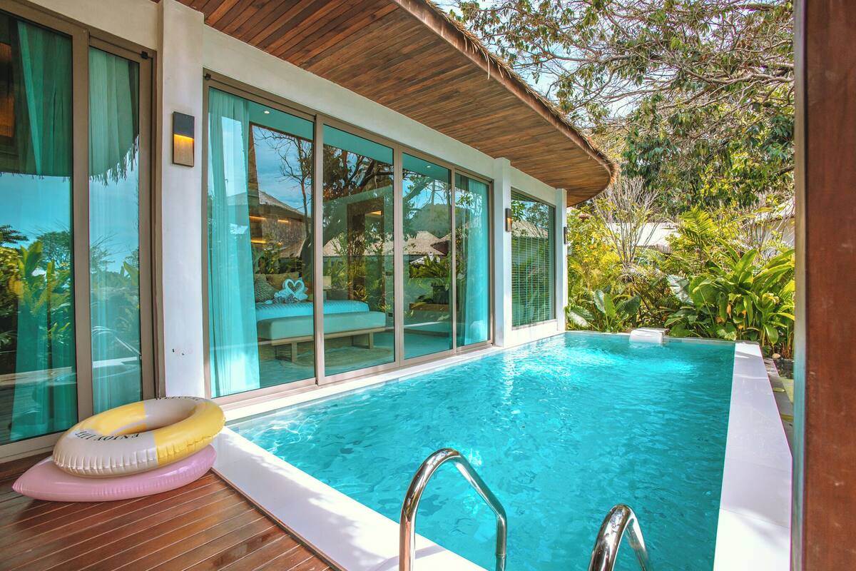 Garden Pool Villa With Seaview | Minibar (inkludert), safe på rommet og blendingsgardiner
