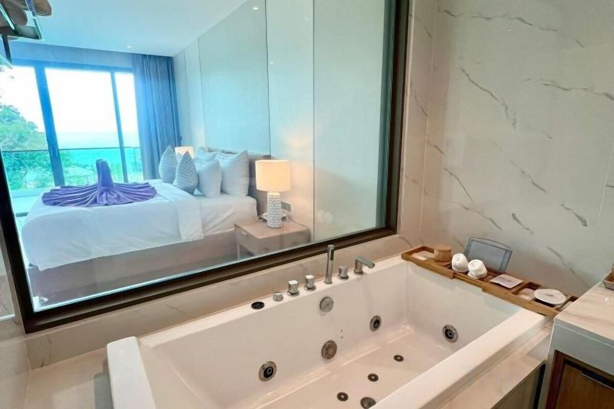 Minibar (free items), in-room safe, blackout drapes, iron/ironing board