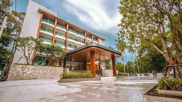 Fassade der Unterkunft – Abend/Nacht