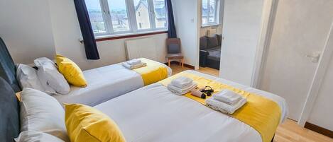 Bügeleisen/Bügelbrett, kostenloses WLAN, Bettwäsche