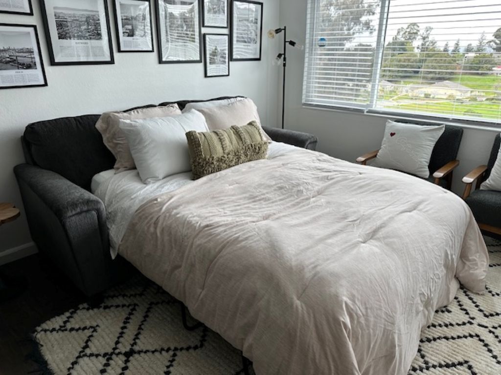 2 bedrooms, iron/ironing board, travel cot, free WiFi