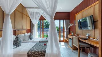 Doppel- oder Zweibettzimmer, Poolblick