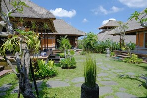 Front of property - PURI ANDONG VILLAS (Ubud)