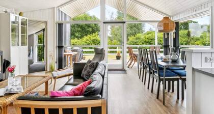 5 Star Holiday Home in Humble