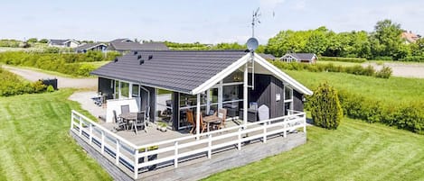 House | Outdoor dining